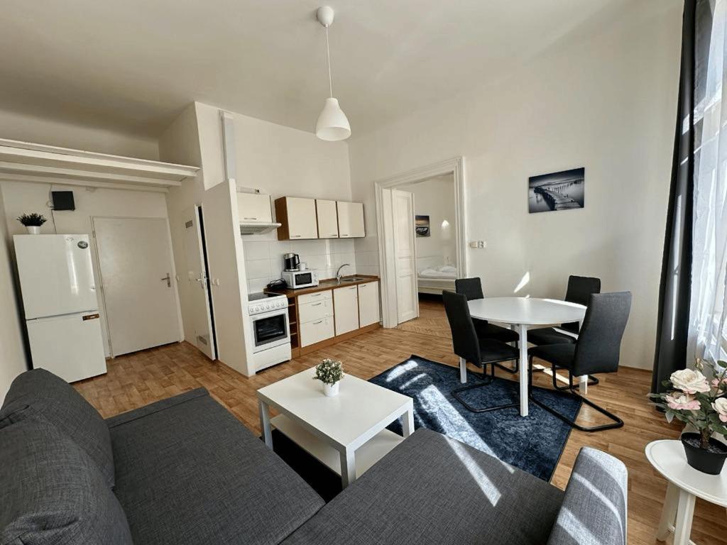 Welcome Hostel & Apartments Praguecentre Eksteriør billede